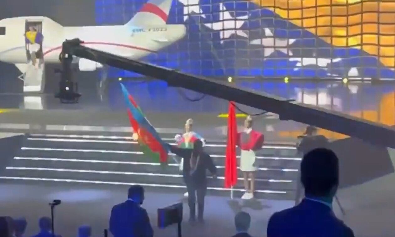 Άρση Βαρών: Απέσυρε τους αθλητές του το Αζερμπαϊτζάν – Έκαψαν τη σημαία του στην Αρμενία