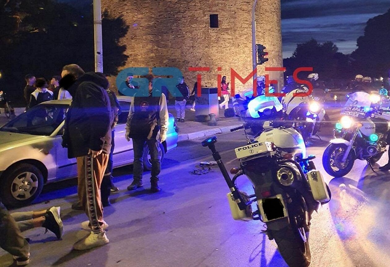 Θεσσαλονίκη: Τροχαίο κοντά στον Λευκό Πύργο - Οδηγός μηχανής εκσφενδονίστηκε στην άσφαλτο