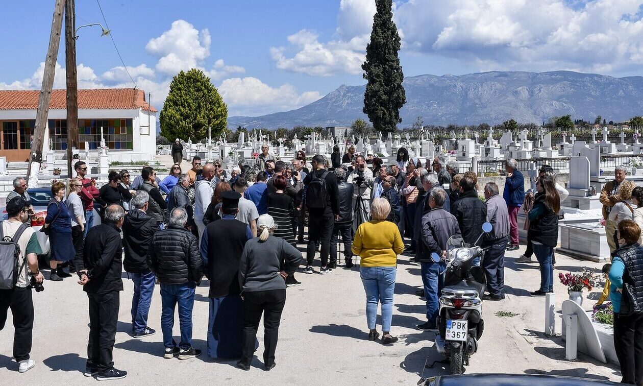 Κόρινθος: Ανήλικοι οι δράστες των βανδαλισμών στο κοιμητήριο Εξαμιλίων