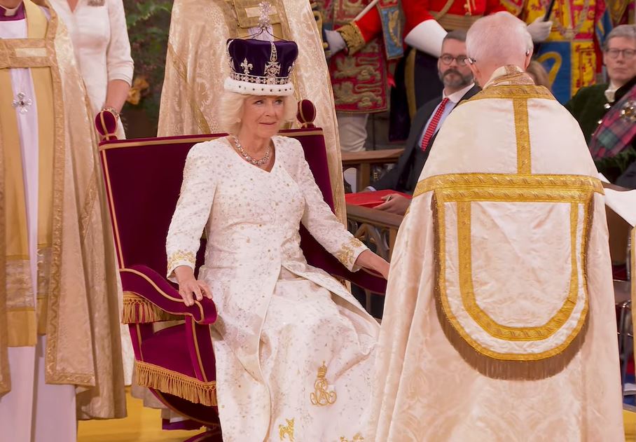 Η «εκδίκηση» της Καμίλα: Πώς η άλλοτε πιο μισητή γυναίκα της Βρετανίας έγινε βασίλισσα 13