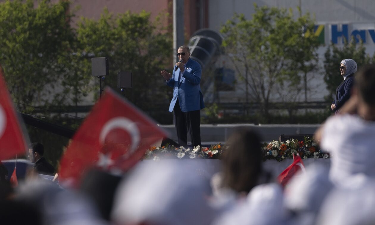 Τουρκία: Σε άλλο επίπεδο η πολιτική αντιπαράθεση - Ο Ερντογάν αποκάλεσε τον Κιλιτσντάρογλου «μέθυσο»