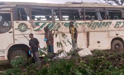 Τραγωδία στο Καμερούν: Τουλάχιστον 14 νεκροί σε τροχαίο με λεωφορείο