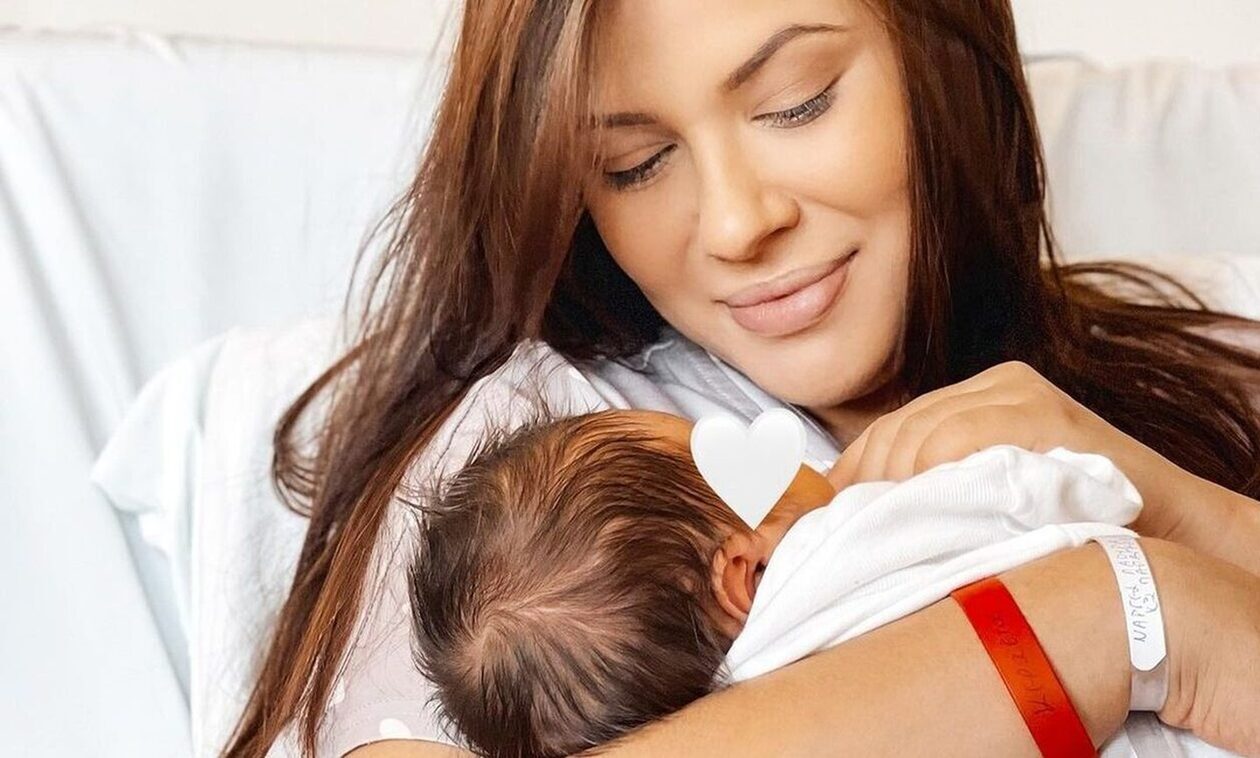 Λάουρα Νάργες: Αγκαλιά με τον 8 μηνών γιο της, Αλέξανδρο - Το μήνυμά της για τη γιορτή της μητέρας
