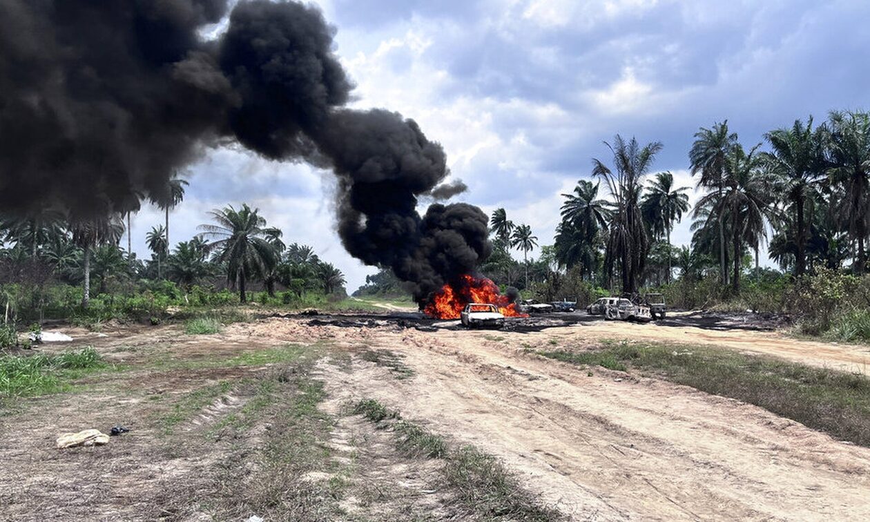Νιγηρία: Τέσσερις νεκροί σε επίθεση εναντίον αυτοκινητοπομπής των ΗΠΑ