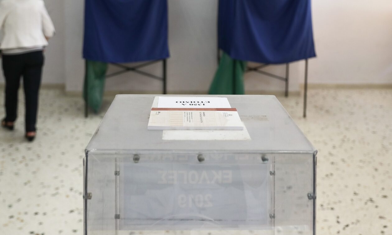 Εκλογές 2023 - Δημοσκόπηση MARC: Μπροστά με 33,4% η ΝΔ - Καταλληλότερος ο Μητσοτάκης