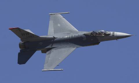 Οι ΗΠΑ εγκρίνουν την αποστολή F-16 στην Ουκρανία - Για «ιστορική απόφαση» μιλά ο Ζελένσκι