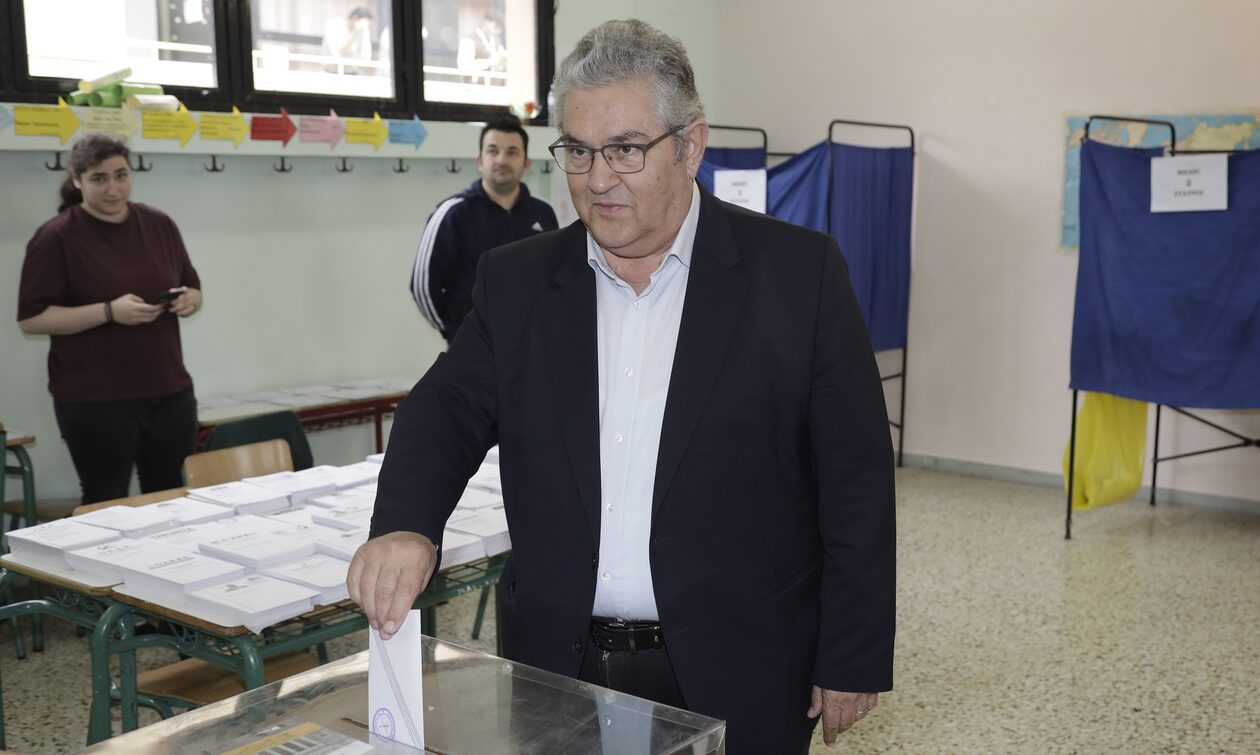 Εκλογές 2023: Ψήφισε ο Δημήτρης Κουτσούμπας στη Λαμία