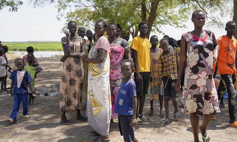 Πόλεμος στο Σουδάν: Τους 90.000 έφτασαν οι πρόσφυγες που βρήκαν διέξοδο στο Τσαντ