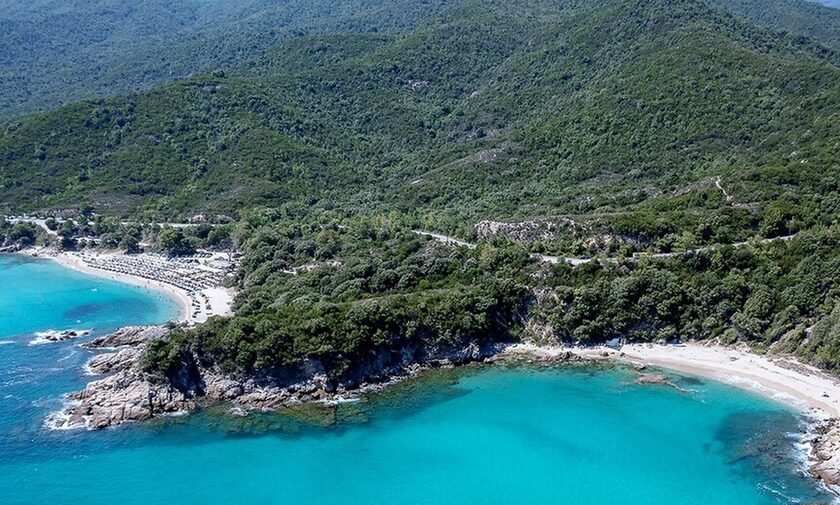Ολυμπιάδα Χαλκιδικής: Οι υπέροχες κοντινές παραλίες με τιρκουάζ νερά, που θα λατρέψετε
