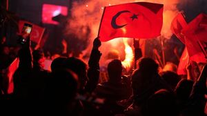 Εκλογές στην Τουρκία: Πρόκληση από τους οπαδούς Ερντογάν - Ξέφρενοι πανηγυρισμοί στην Αγιά Σοφιά