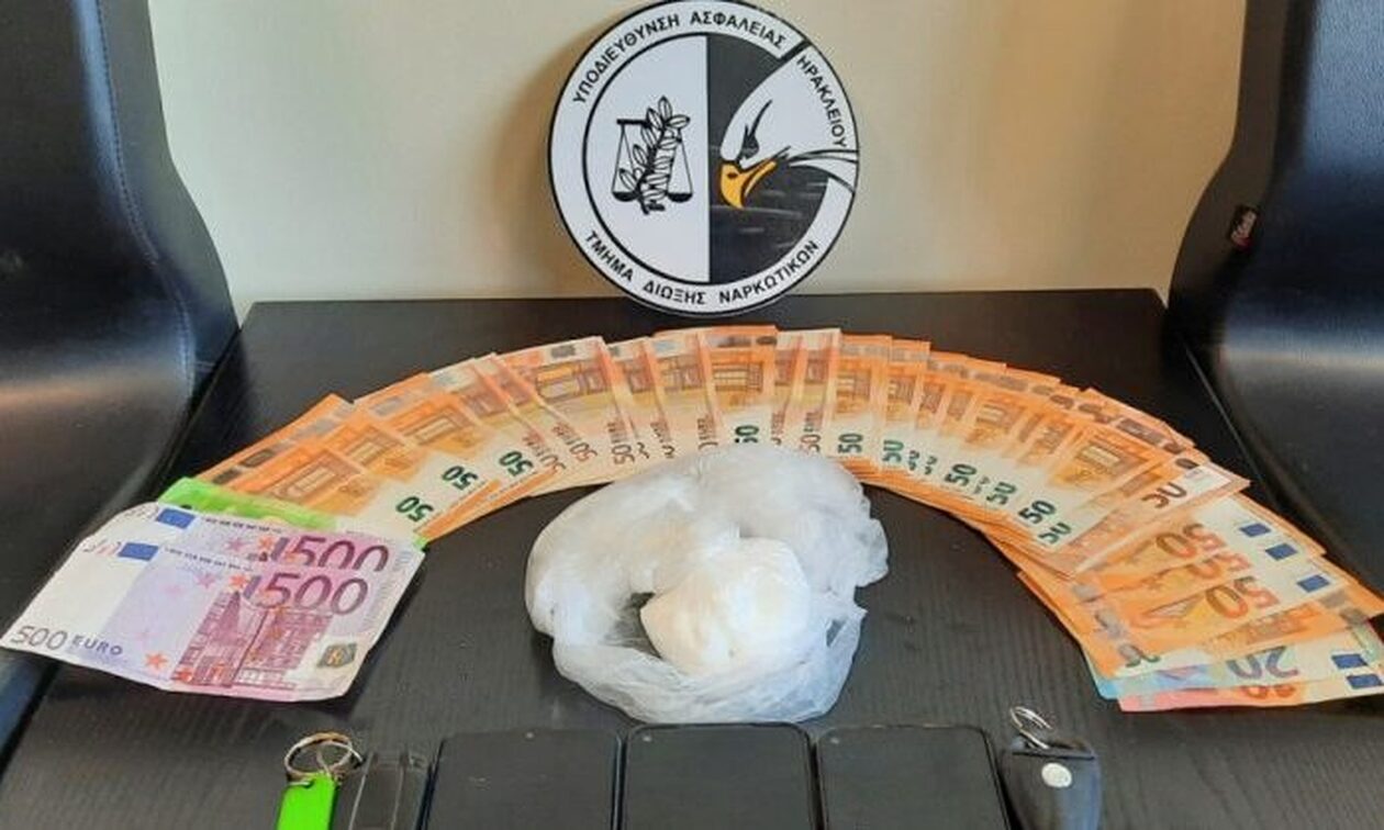 Κρήτη: Τους «τσάκωσαν» την ώρα της αγοραπωλησίας με κοκαΐνη και μεγάλο χρηματικό ποσό