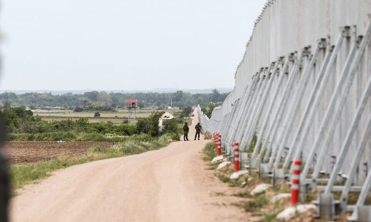 Έβρος: Πέντε συνοριοφύλακες συνελήφθησαν για παράνομες διακινήσεις μεταναστών - Τι τους «έκαψε»