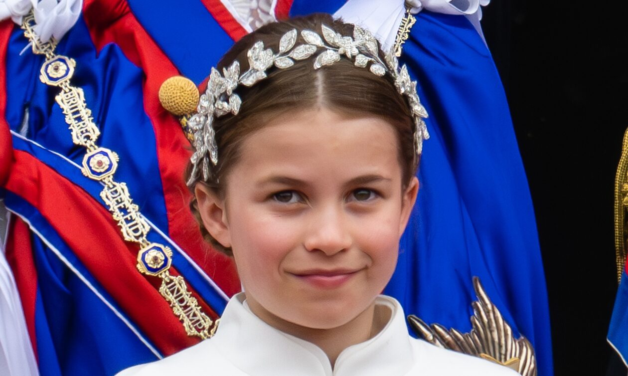 Πριγκίπισσα Σάρλοτ: Ο τρόπος που ελέγχει τον αδελφό της πρίγκιπα Τζορτζ στις δημόσιες εμφανίσεις