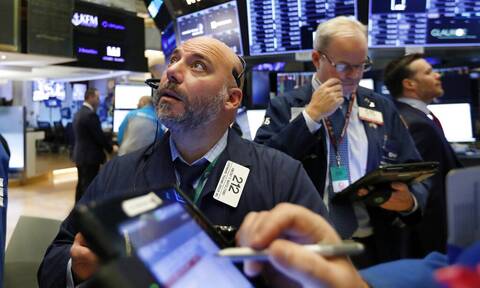 Απώλειες στη Wall Street... εν αναμονή της ψηφοφορίας για το χρέος
