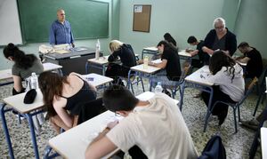Πανελλήνιες 2023: Έτοιμοι να διαγωνιστούν στη Νεοελληνική Γλώσσα, δηλώνουν οι μαθητές των ΓΕΛ