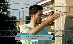 Μίλτος Τεντόγλου: «Τρέλα» κι αποθέωση για τον Έλληνα Ολυμπιονίκη – Έστελνε φιλιά στον κόσμο! (vids)