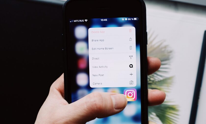 Έπεσε το Instagram - Τι προβλήματα αντιμετωπίζουν οι χρήστες