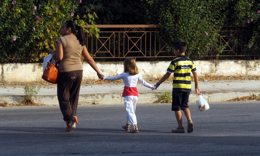 Νέα σχολική χρονιά: Τι ισχύει για την άδεια σχολικής παρακολούθησης