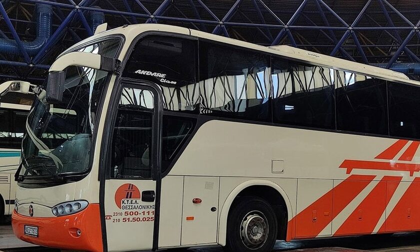 Θεσσαλονίκη: Φορτηγό συγκρούστηκε με λεωφορείο των ΚΤΕΛ με επιβάτες